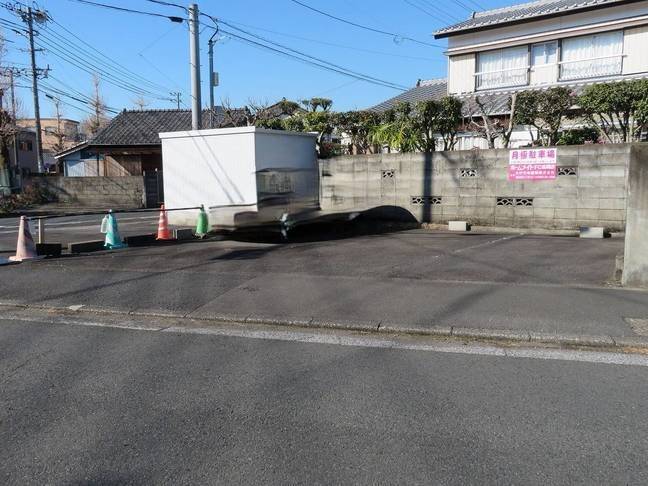 大瀬駐車場4号室