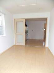 バルコニー側洋室