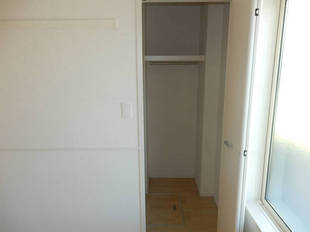 洋室6.1帖ウォークインクローゼット(北側)