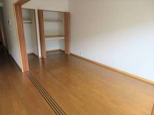 洋室（バルコニー側）