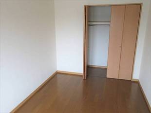 洋室収納（玄関側）