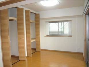 洋室（バルコニー側）