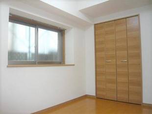 洋室（玄関側）