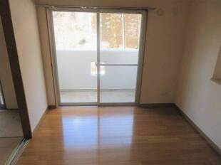 洋室（バルコニー側）