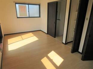 2階洋室バルコニー側