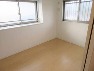 洋室（玄関側）