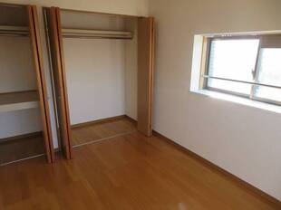 洋室（玄関側）