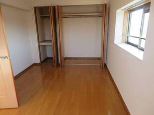 洋室（玄関側）