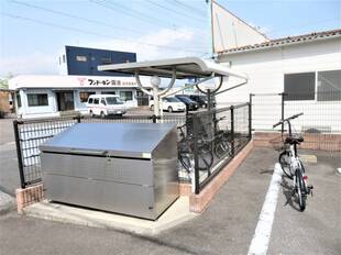 駐輪場・ゴミ置き場