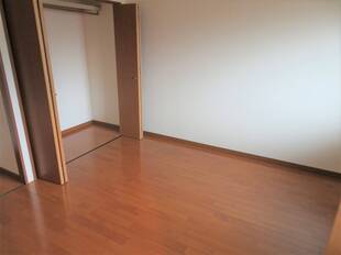 洋室（玄関側）