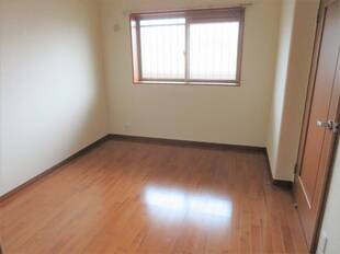 洋室（玄関側）