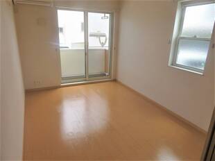 洋室（バルコニー側）