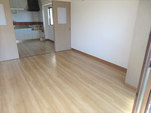 洋室（バルコニー側）