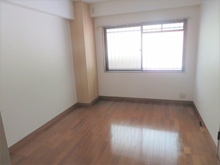 洋室（玄関側）