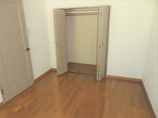 洋室（玄関側）