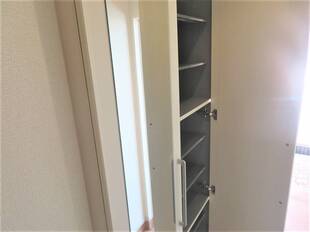 シューズボックス