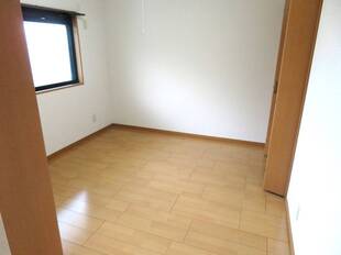 洋室（玄関側）