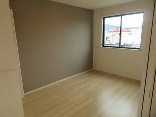 洋室(バルコニー側)