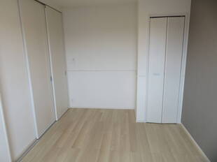 洋室(バルコニー側)