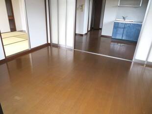 洋室（バルコニー側）