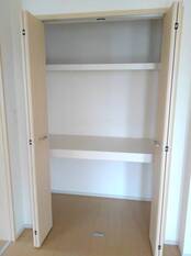 洋室6.0(バルコニー側) 収納