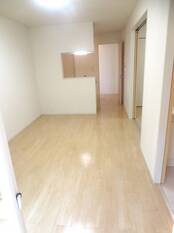 サンルームからみたリビング