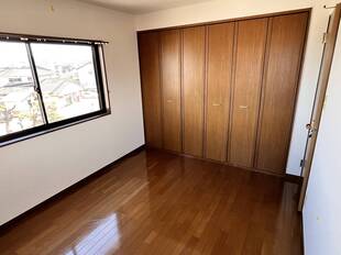 洋室（玄関側）