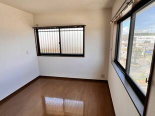 洋室（玄関側）