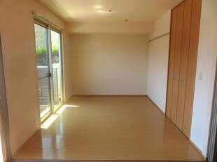 洋室(バルコニー側)