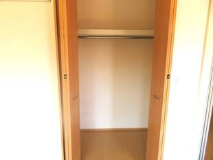 洋室収納(バルコニー側)