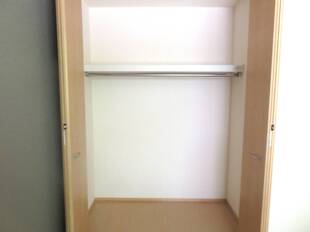 洋室収納(玄関側)