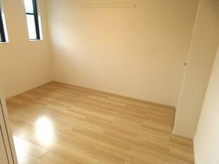 洋室（バルコニー側）