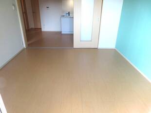 洋室（バルコニー側）