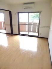 リビング横洋室