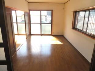 洋室（ダイニングから）