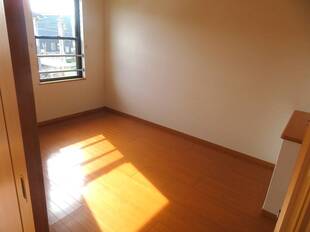 洋室(バルコニー側)