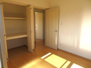 洋室（バルコニー東側）