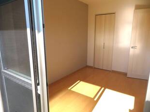 洋室（バルコニー西側）