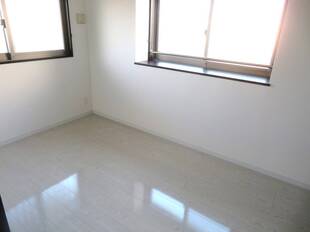 洋室（玄関側）