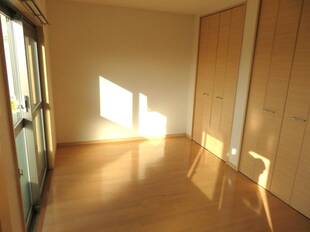 洋室（バルコニー側）