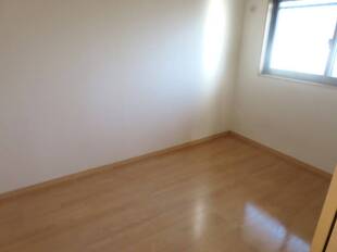 洋室（玄関側）