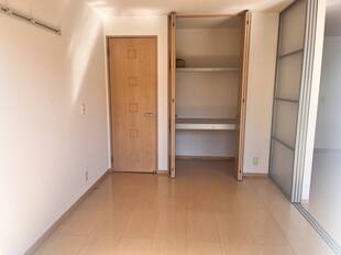 洋室（バルコニー側）