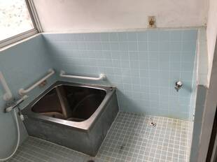 浴室内洗濯機置場