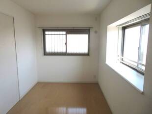 洋室（玄関側）