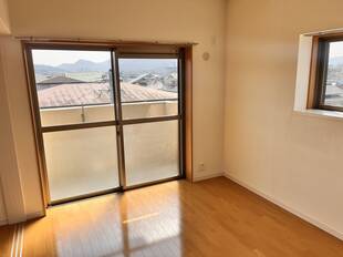 洋室（バルコニー側）