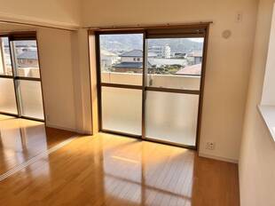 洋室（バルコニー側）