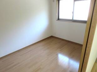 洋室（玄関側）