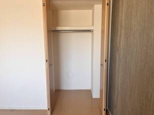 洋室（玄関側）　クローゼット