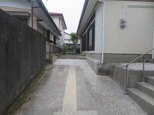 駐車場は縦列になります
