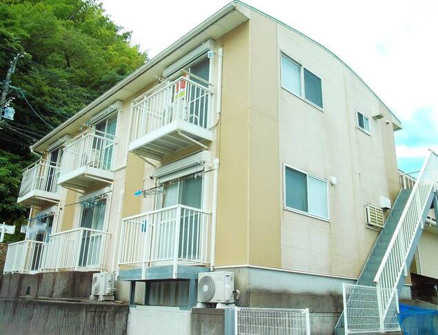 ロンサール（延岡市　愛宕町）＜１K・角部屋＞